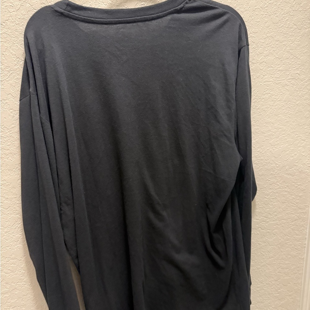 Disney Black Long Sleeve Tee with Gothic Jack Skellington Design size XL - Picture 3 of 7